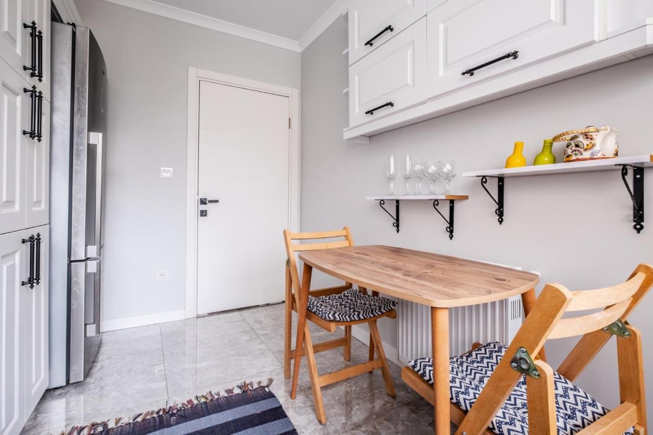 דירות איסטמבול Vibrant Flat With Balcony In Maltepe מראה חיצוני תמונה